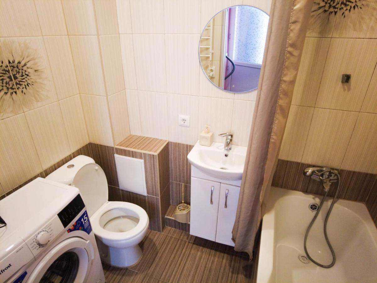 Світло Цілодобово Apartments In The City Center Lemberg Exterior foto