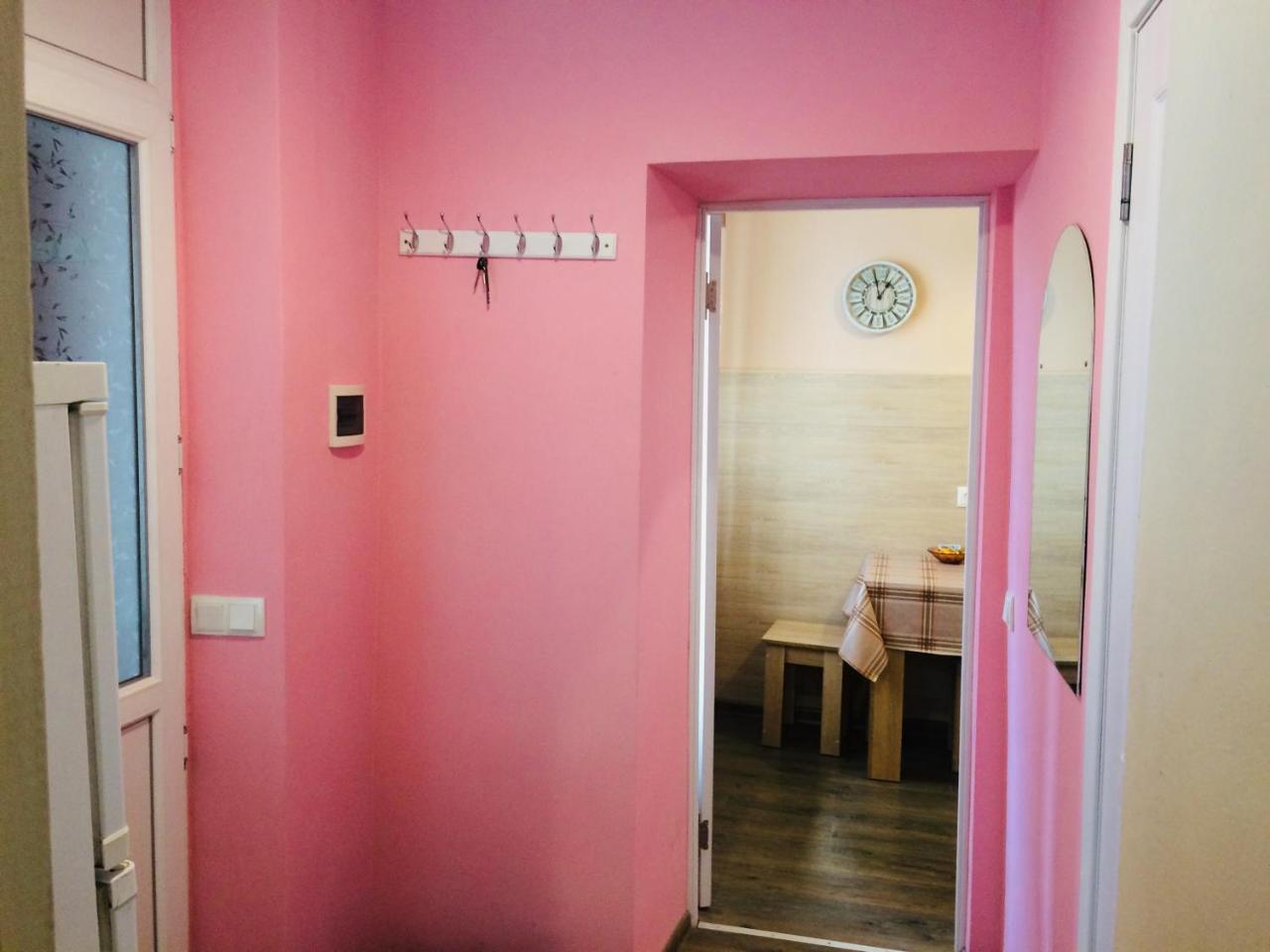 Світло Цілодобово Apartments In The City Center Lemberg Exterior foto